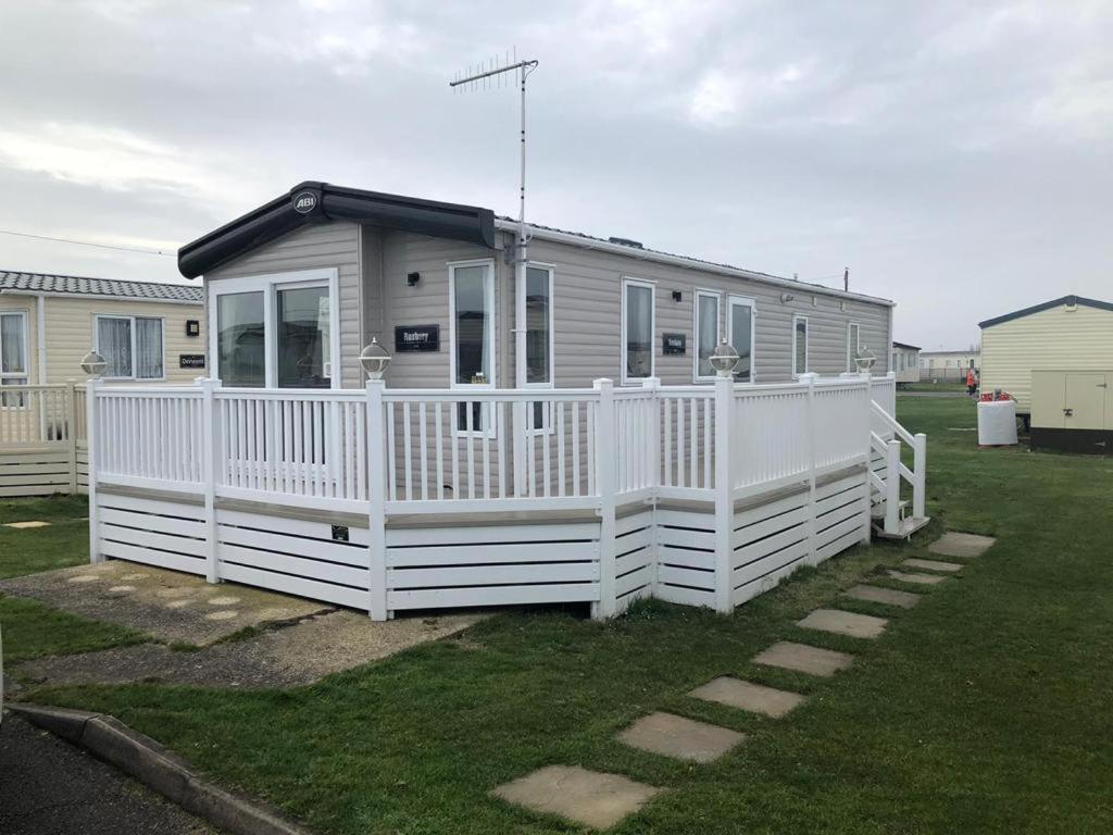 Villa The Sherbourne Selsey Exterior foto